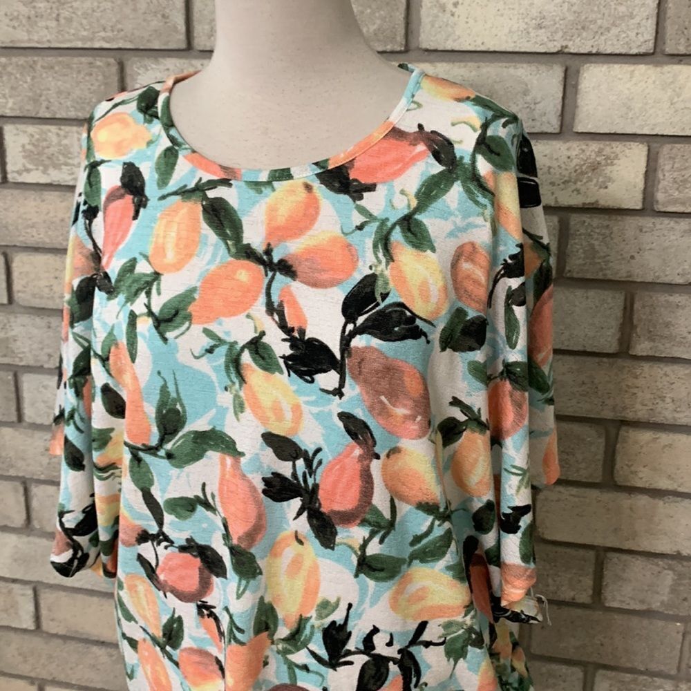 3for$20 blouse small  - Picture 2 of 4